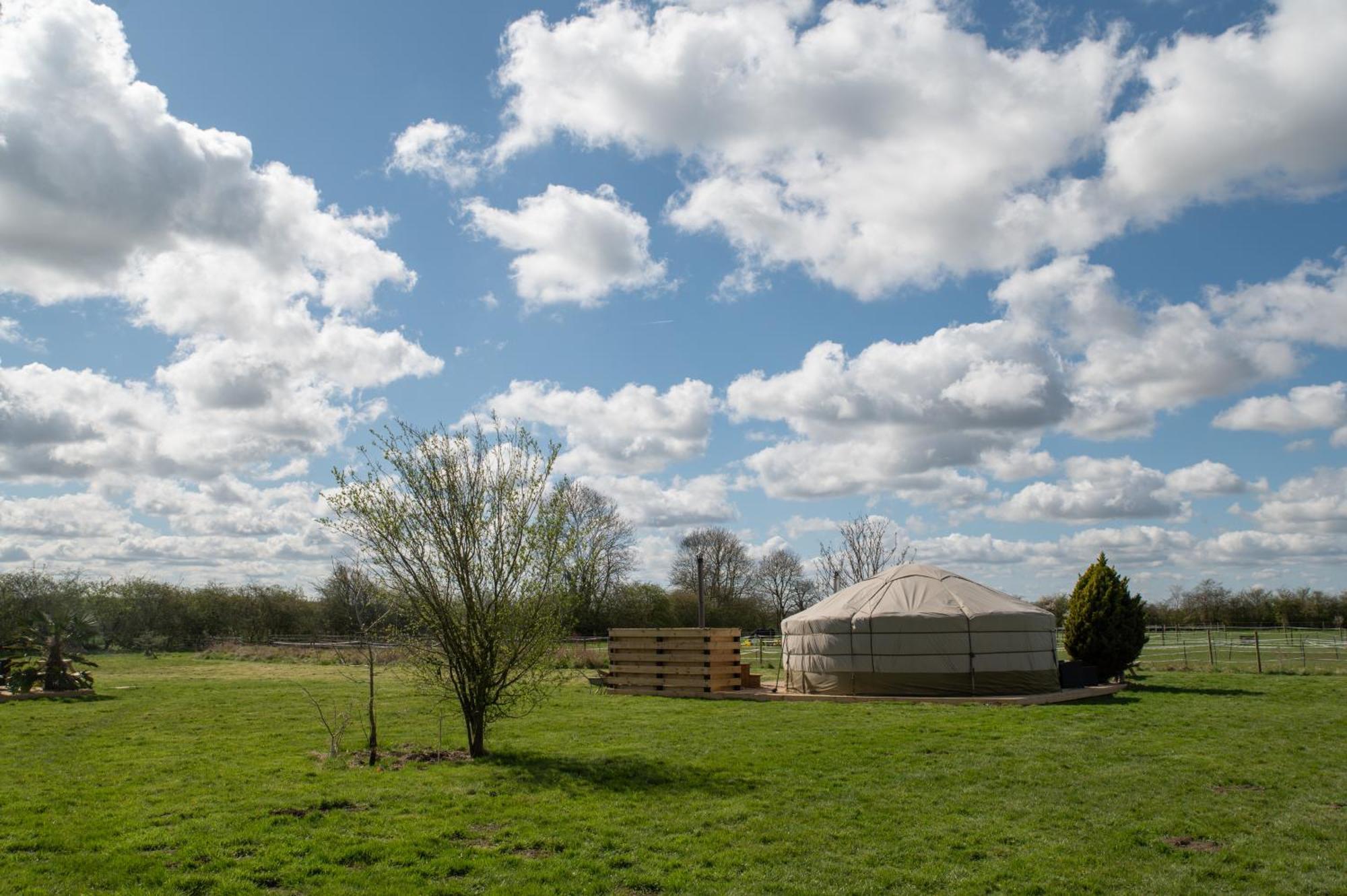 Lincoln Yurts Hotel Buitenkant foto