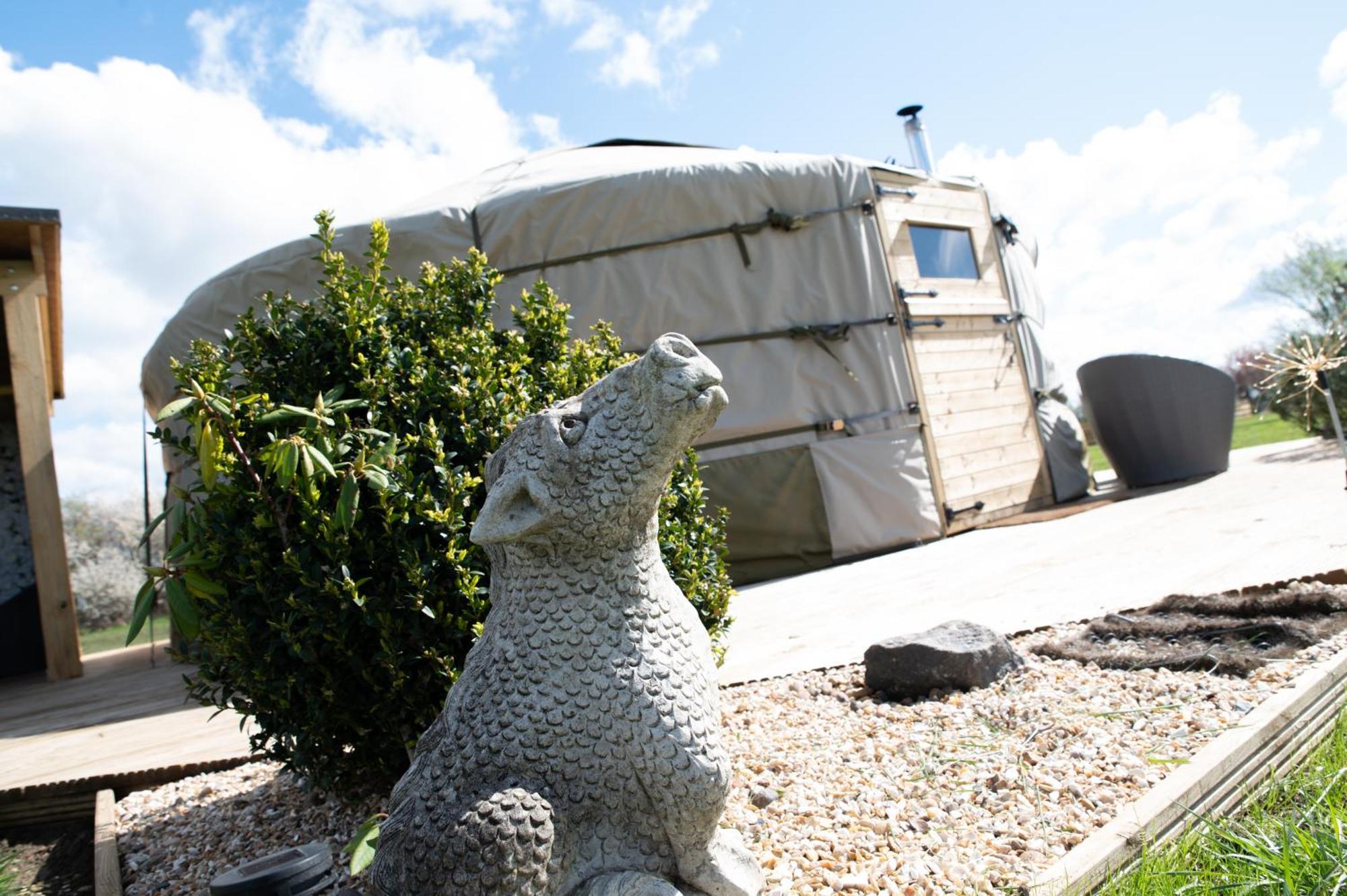 Lincoln Yurts Hotel Buitenkant foto
