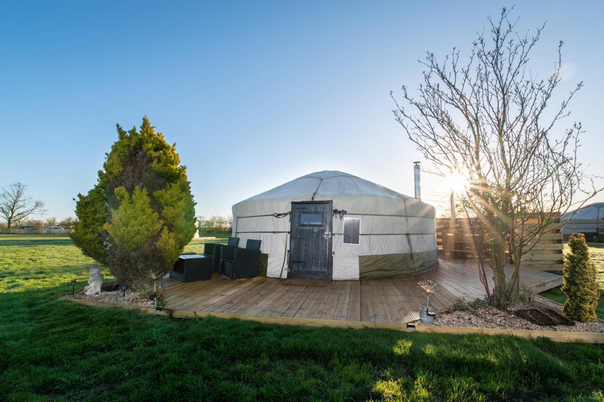 Lincoln Yurts Hotel Buitenkant foto