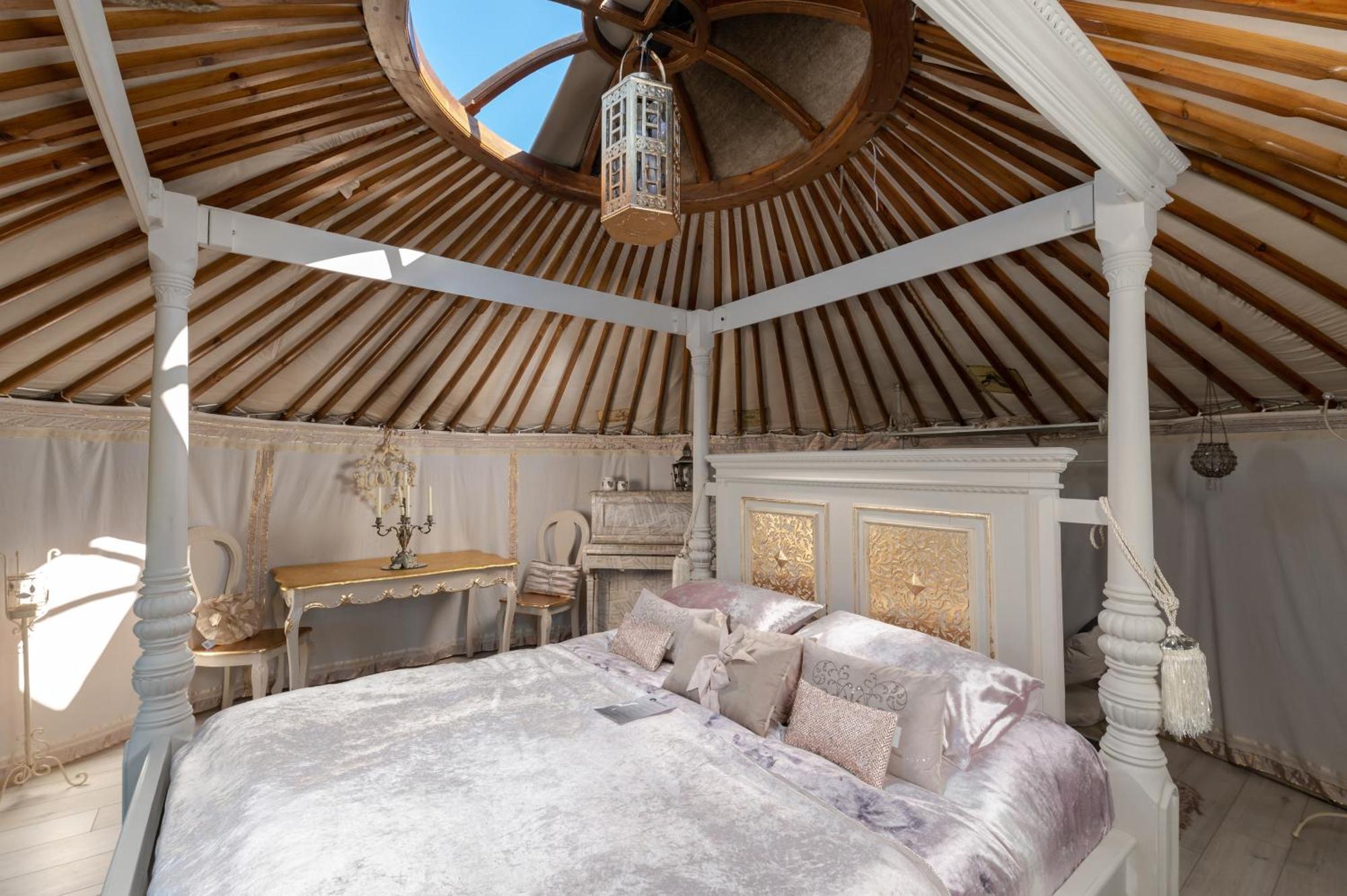 Lincoln Yurts Hotel Buitenkant foto
