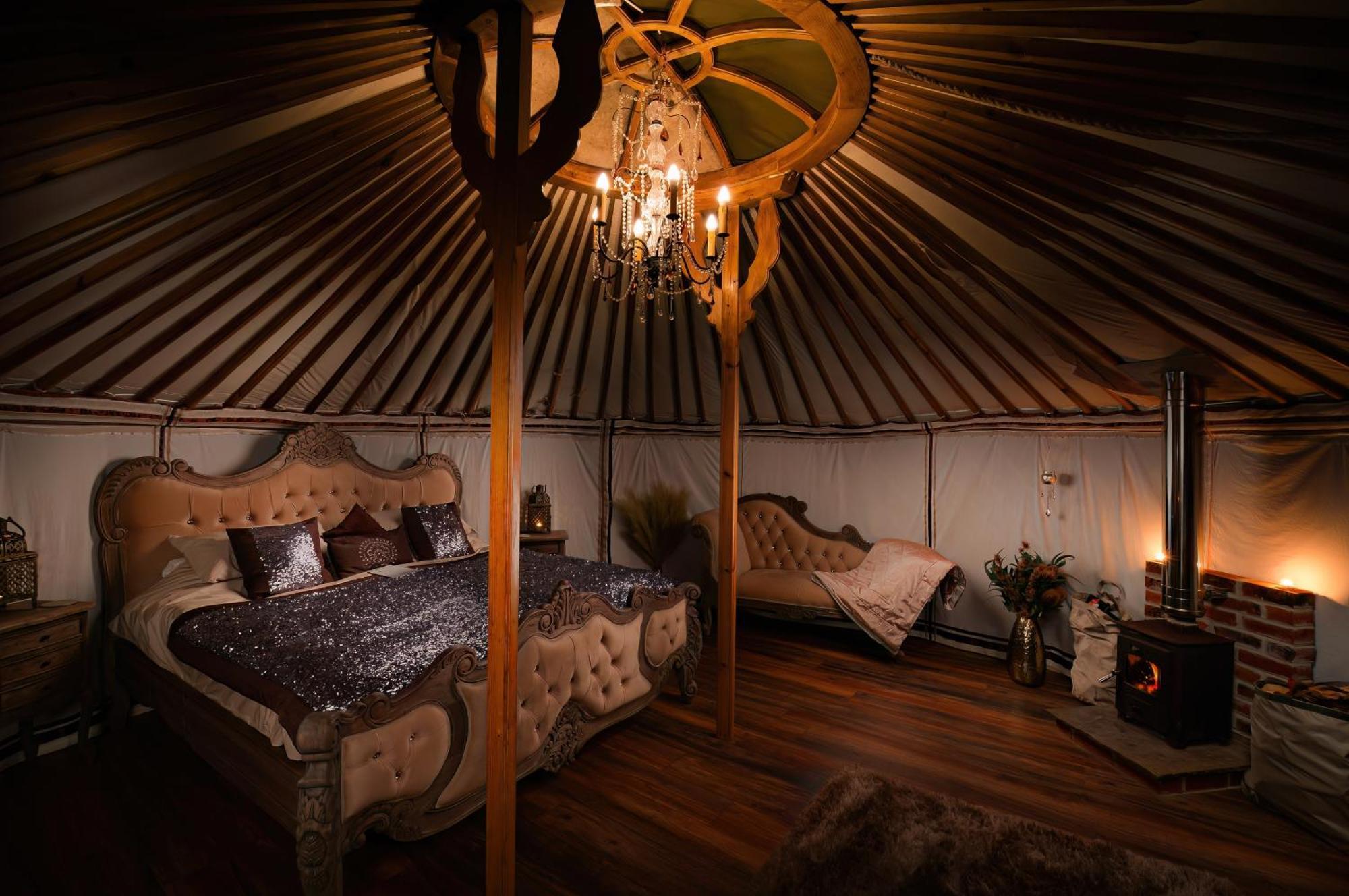 Lincoln Yurts Hotel Buitenkant foto