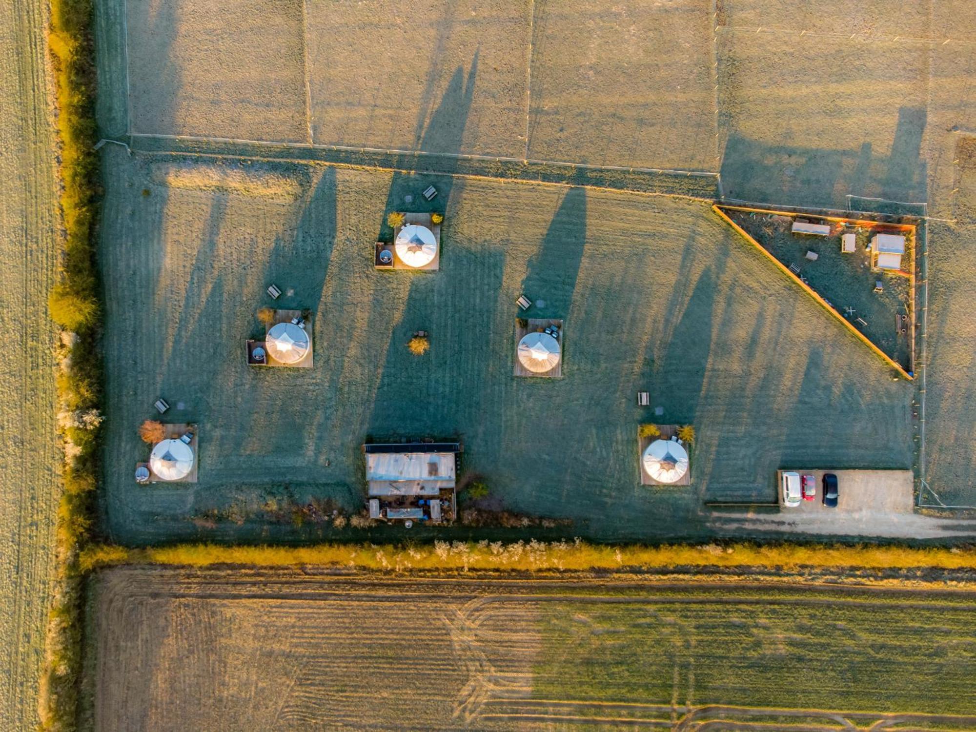 Lincoln Yurts Hotel Buitenkant foto