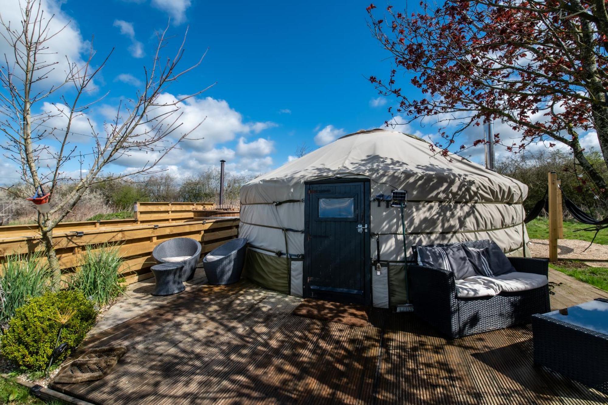 Lincoln Yurts Hotel Buitenkant foto